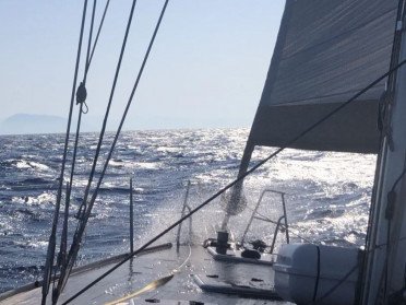 Überfahrts- und Navigationspraktiken in einem großen Segelboot: 5 Inseln von Valencia +400 NM