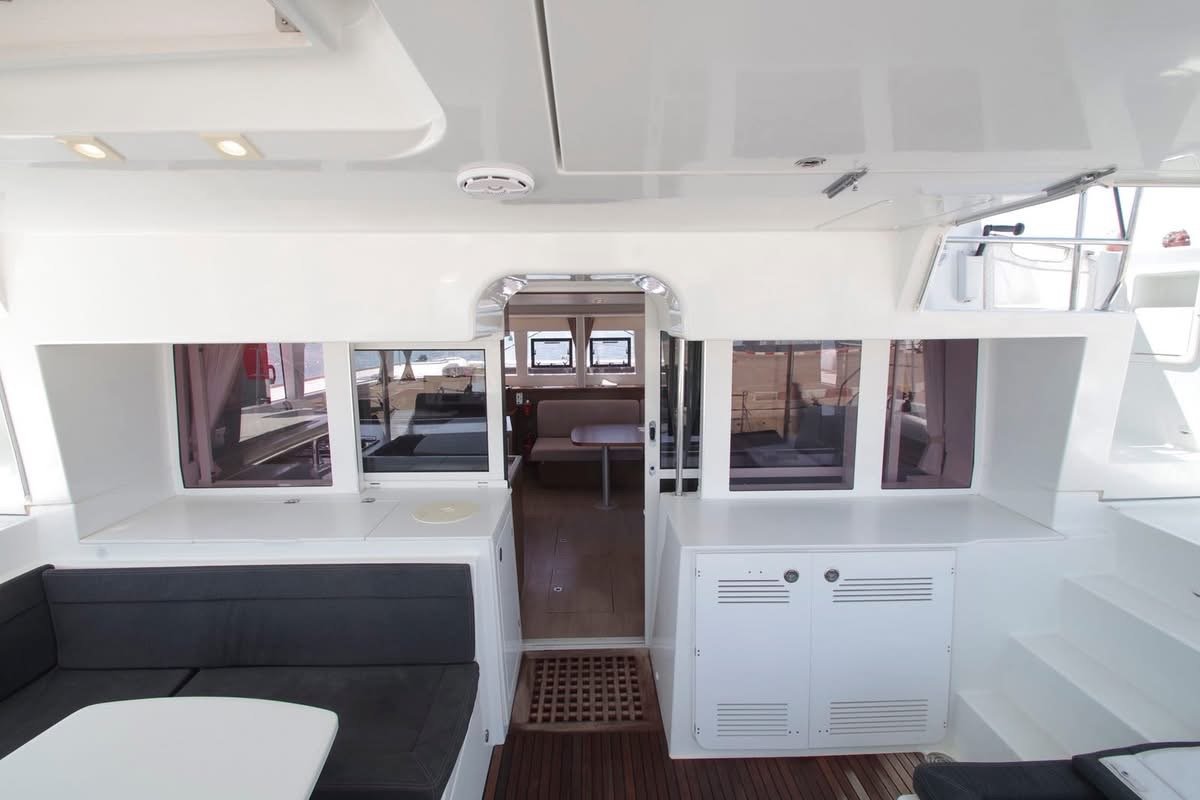 Sail the Caribbean on a Luxurious Catamaran in 2025