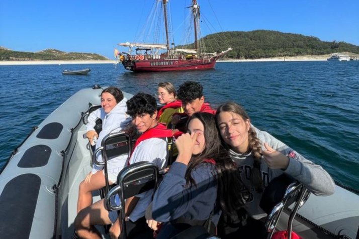 Las aguas que rodean la isla de San Simón