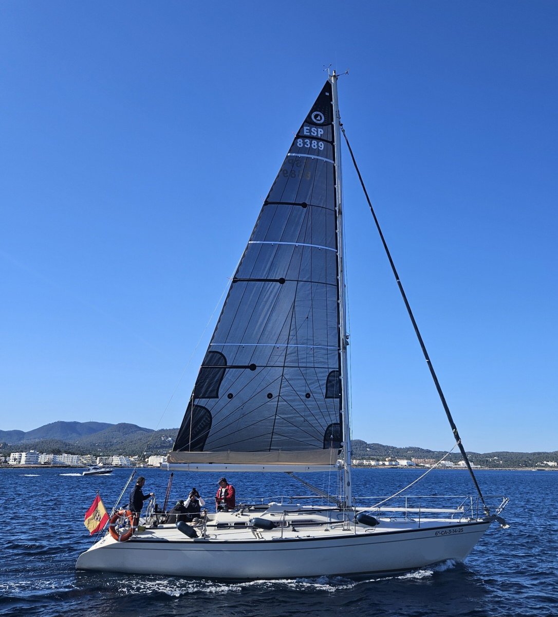 Sailing boats for rent in Santa Pola