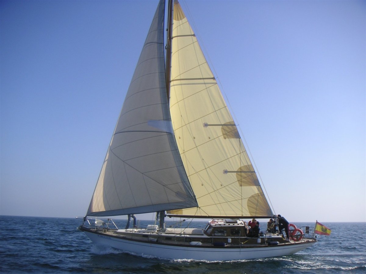 Erlebnis bei Vollmond auf dem Boot entlang der Küste von Valencia