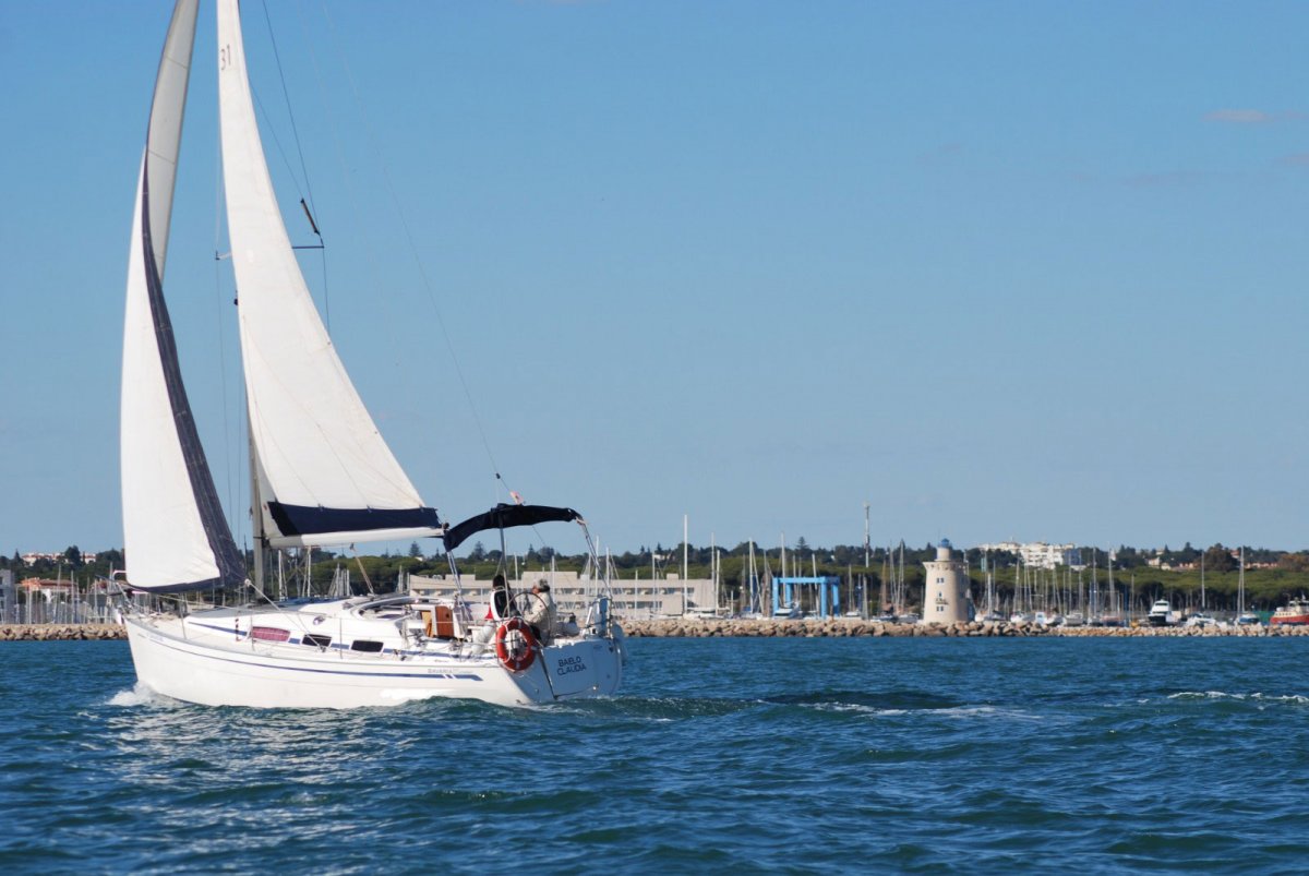 Bavaria Yachts - 2 cabinas