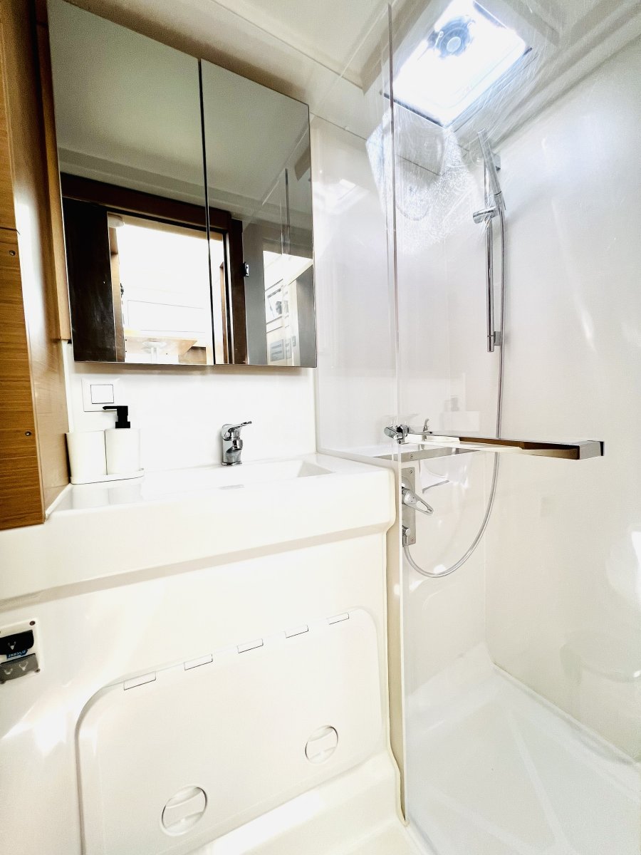 Explora las costas de Mallorca, Ibiza y Valencia en un crucero en catamarán