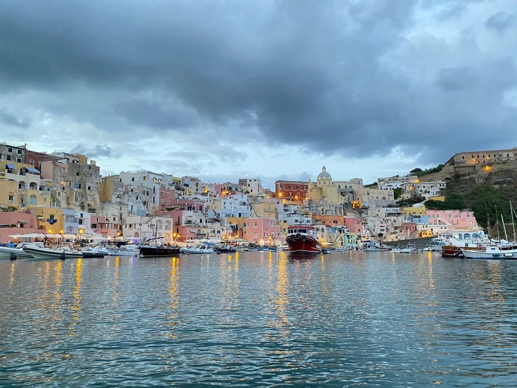 Veleggio da Ischia a Ventotene per la Festa della Repubblica Italiana