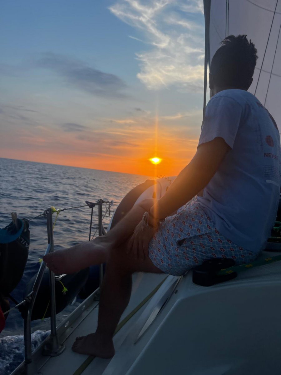 Eclipse solar visto desde nuestro barco en el Mediterráneo