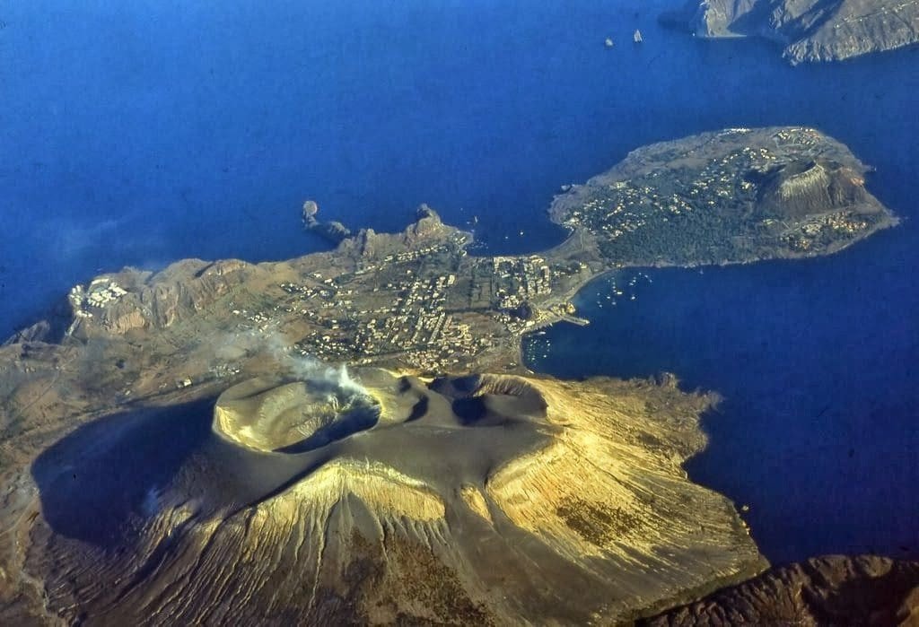 Relaxing cruise in the Aeolian Islands