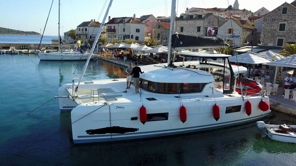 Aprende a ser un experto skipper en un catamarán en Tenerife