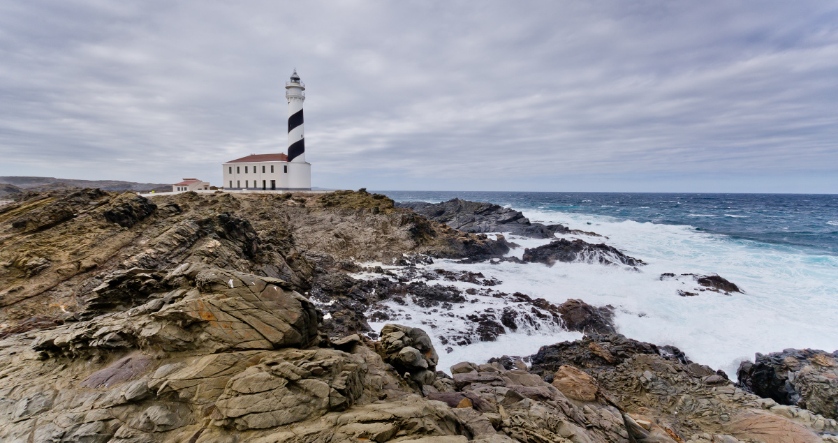 Desde Premiá de Mar a los 5 faros de Menorca