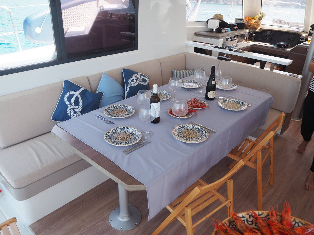 Noleggia un Lussuoso Catamarano a Ibiza e Formentera