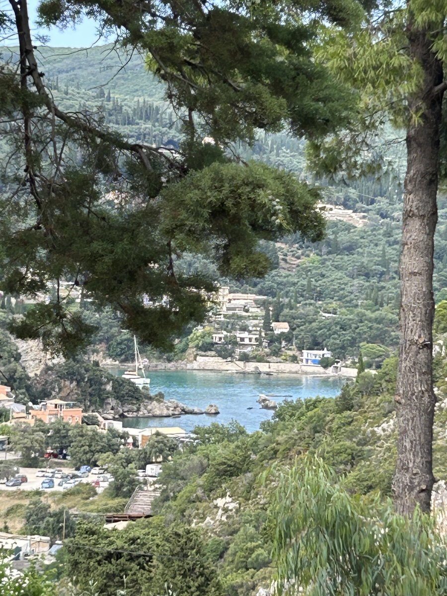 Exploring the Greek islands with a sailing course