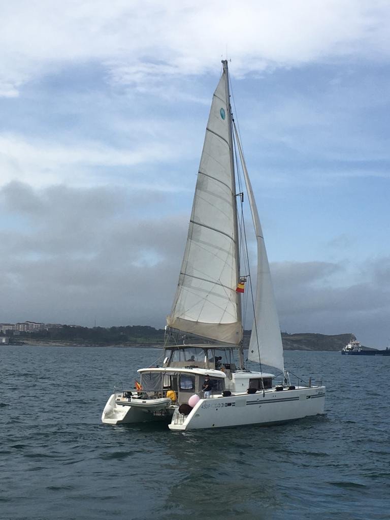 Curso de navegación en catamarán en Santander