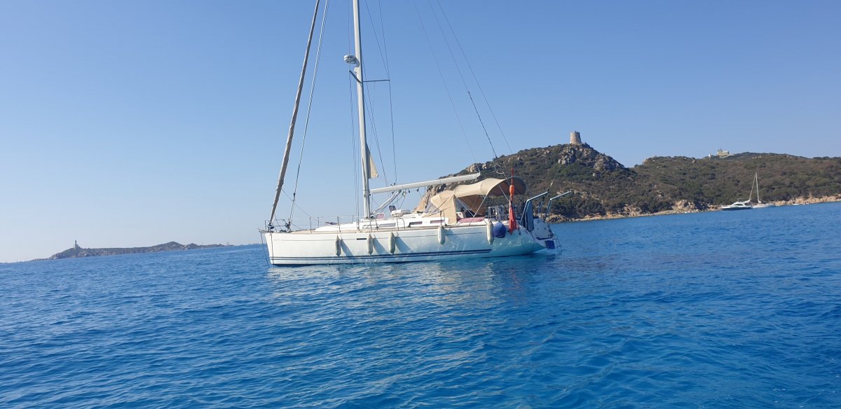 Naviga tra le isole e le spiagge deserte del Sud Sardegna