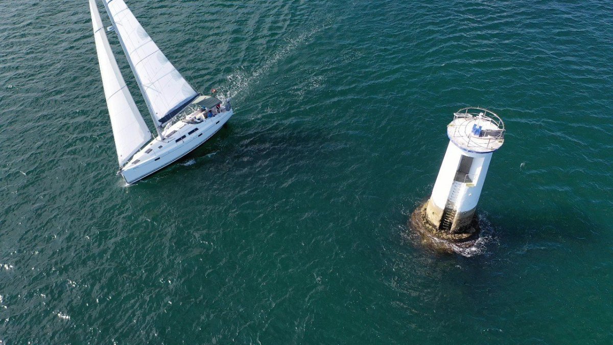 Alquiler de yate Hanse 415 en Galicia.