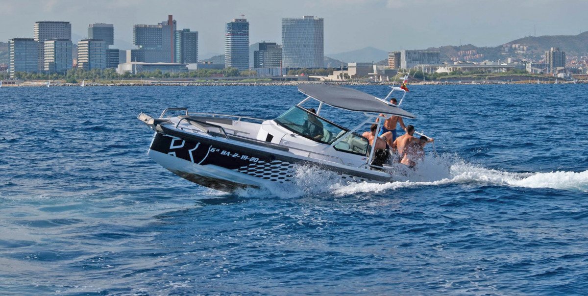 Exklusive Kreuzfahrterfahrung entlang der Küste von Barcelona