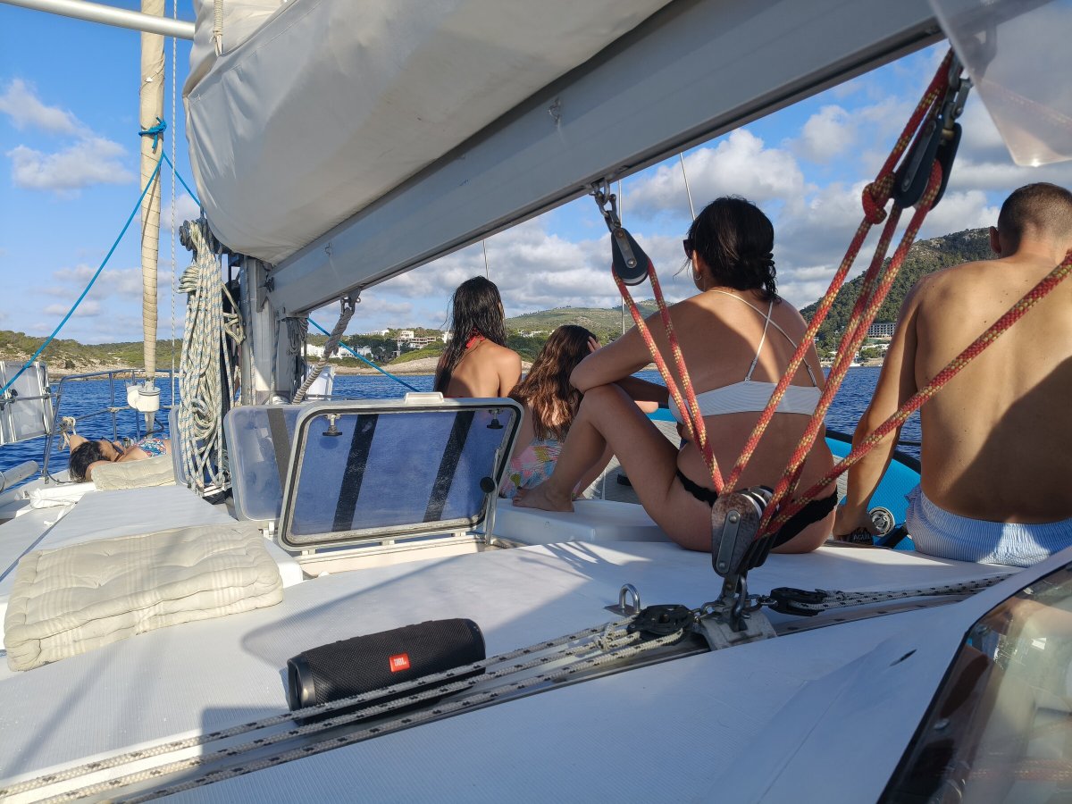 Experiencia de navegación en un velero en Cerdeña