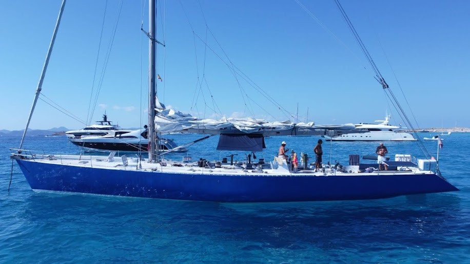 Navigando in barca a vela nei Caraibi, tra Martinica e le Grenadine