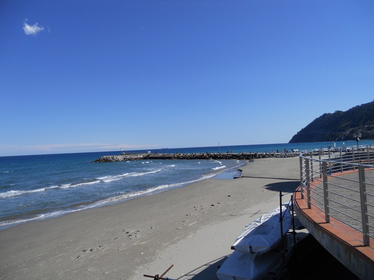 Boat adventure through the Cinque Terre