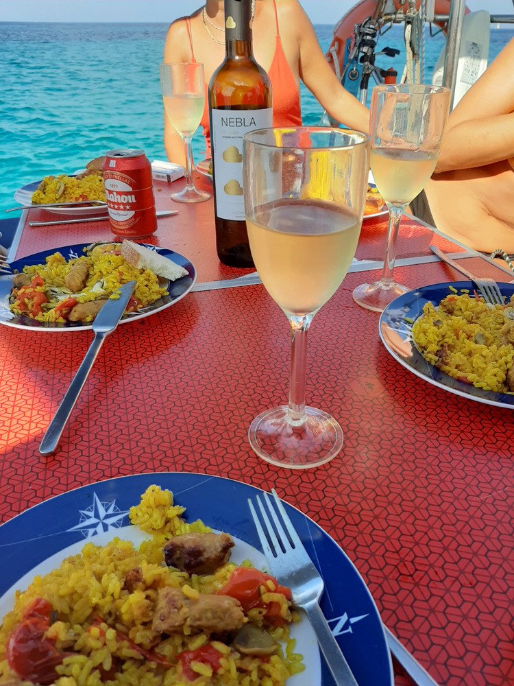 Corso di navigazione vicino a Ibiza