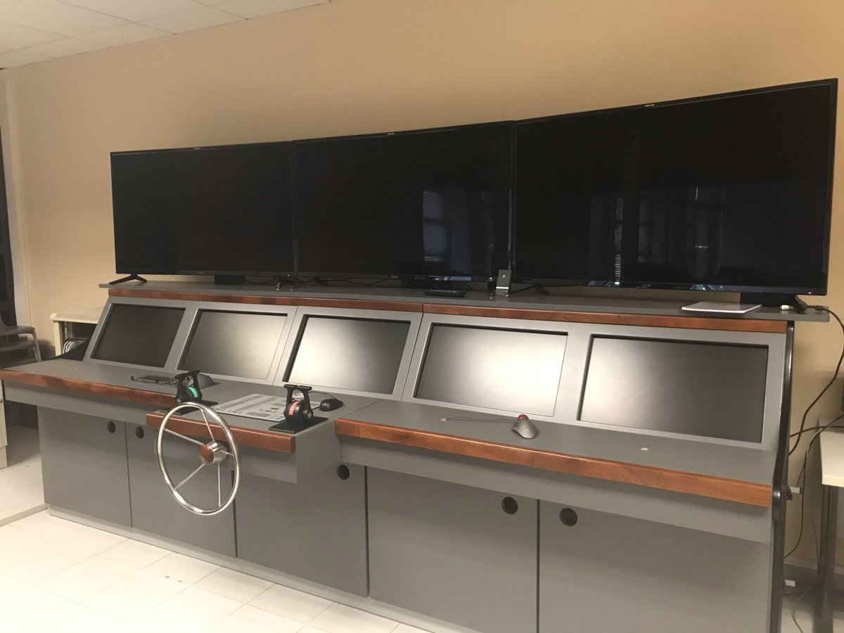 Prácticas de maniobras en el puerto de Barcelona