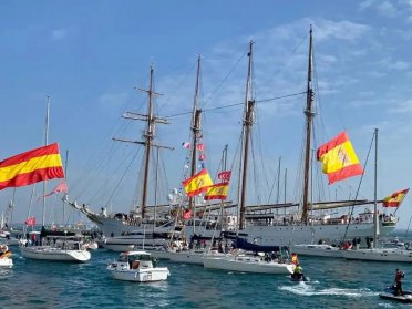 Weekend sailing trip accompanying the Juan Sebastian Elcano