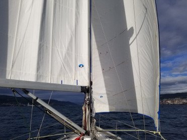 Learn to sail on a sailboat from Vigo