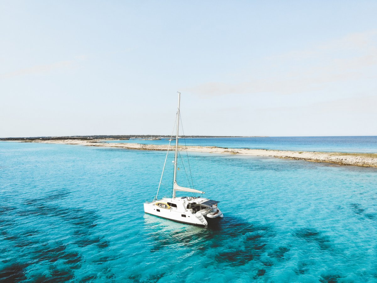 Sailing towards the final destination in the Atlantic