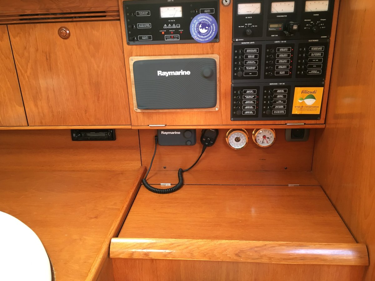 Sailboat - Jeanneau - 2005