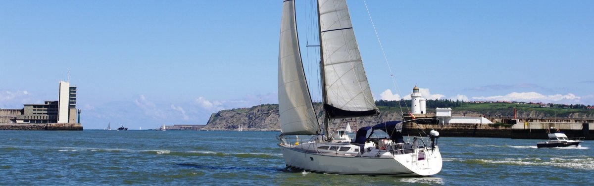 Segeln-Kurs in Getxo, verbessern Sie Ihre Nautik-Fähigkeiten.