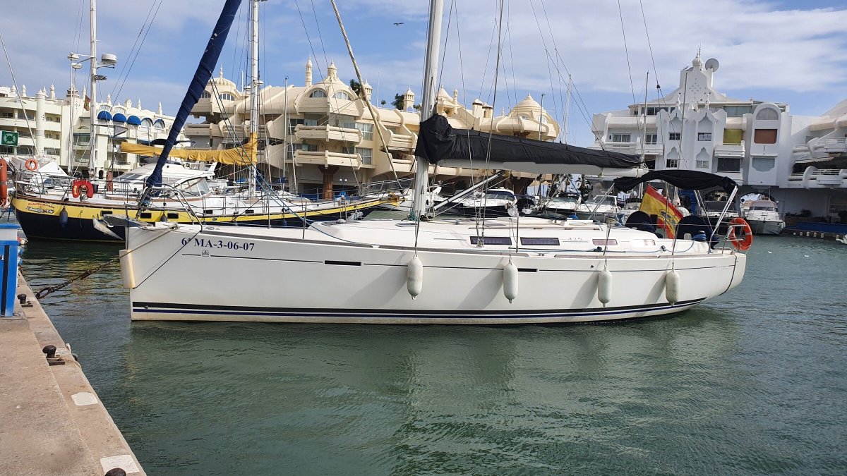 Dufour Yachts - 425 Grand Large