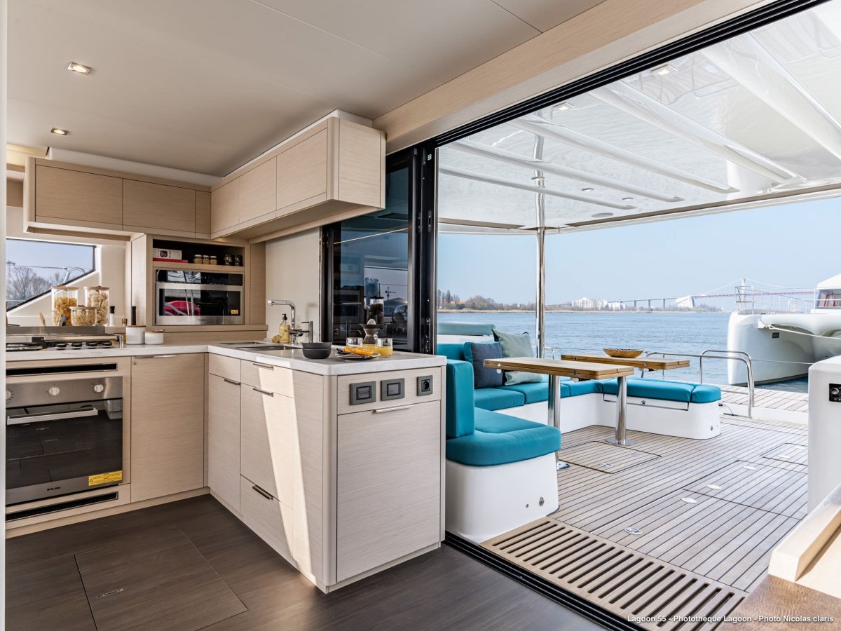 Catamaran - Lagoon - 18 meters