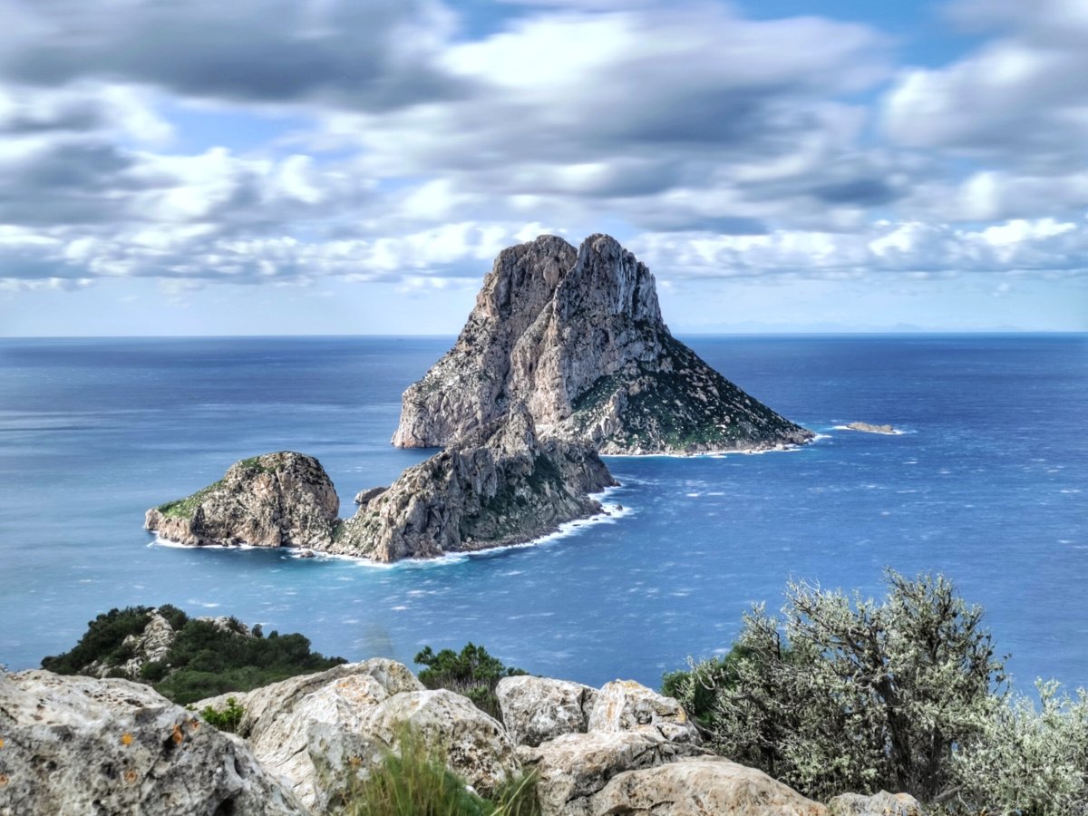 Scoprite le meraviglie di Ibiza su un catamarano Lagoon 42