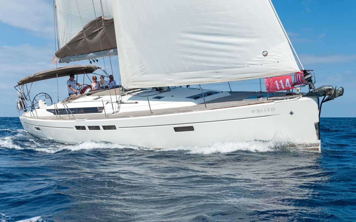 Vista aerea della regata nel Mediterraneo