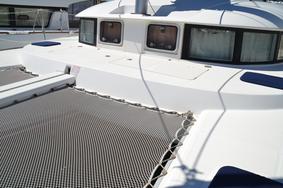 Navega en un catamarán por Ibiza y Formentera