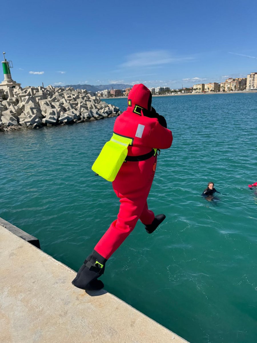 Corso di aggiornamento di Formazione di Base sulla Sicurezza Marittimo in Málaga per professionisti della navigazione