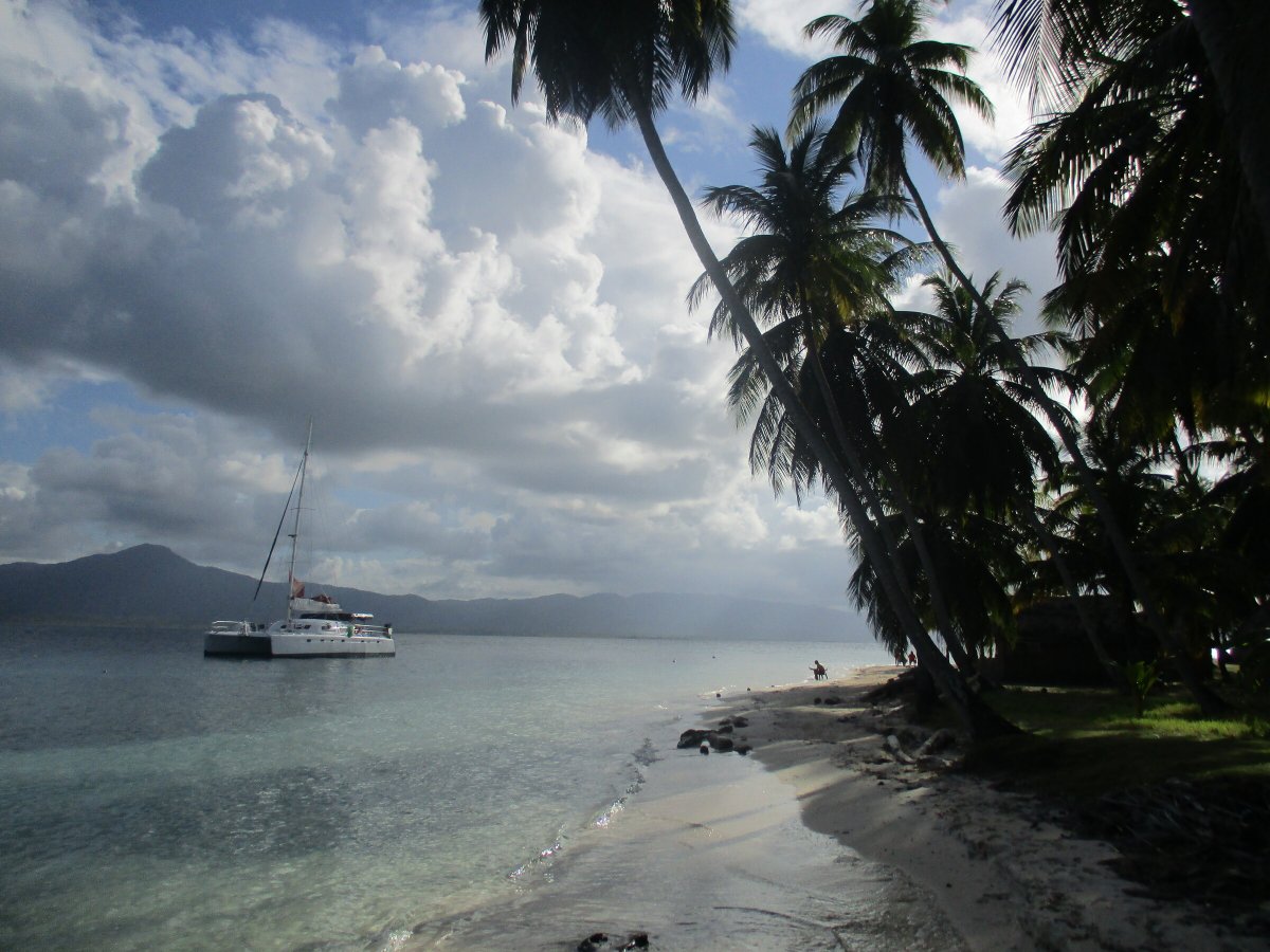 Sport fishing trip in San Blas Islands on a 56-foot catamaran