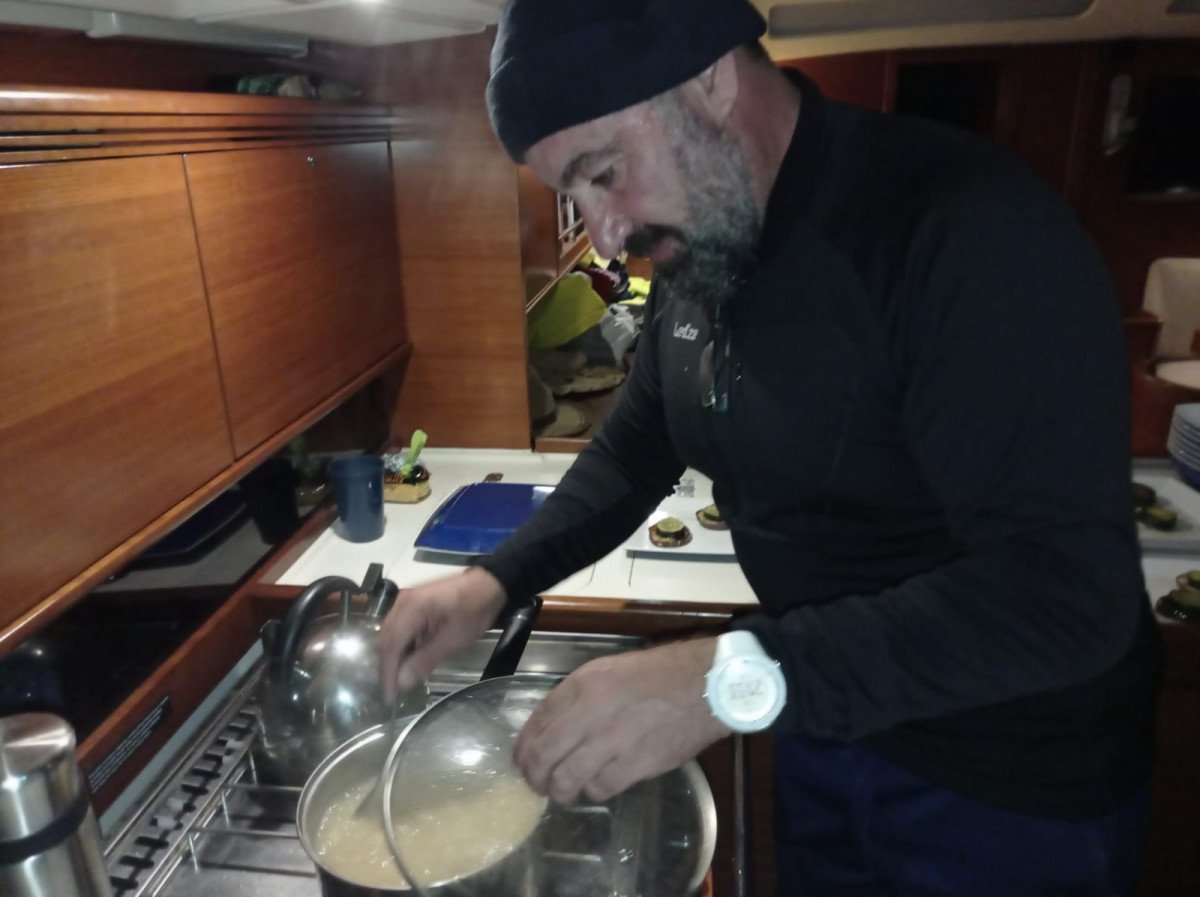 Lezione di Vela: Impara a Navigare su Grande Vela - 3 Isole da Valencia +250MN