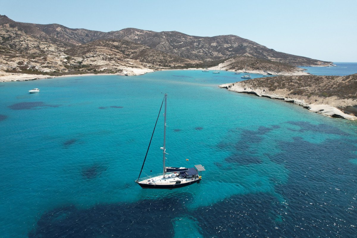Disfrutar de la cultura y la comida locales durante un crucero por Grecia