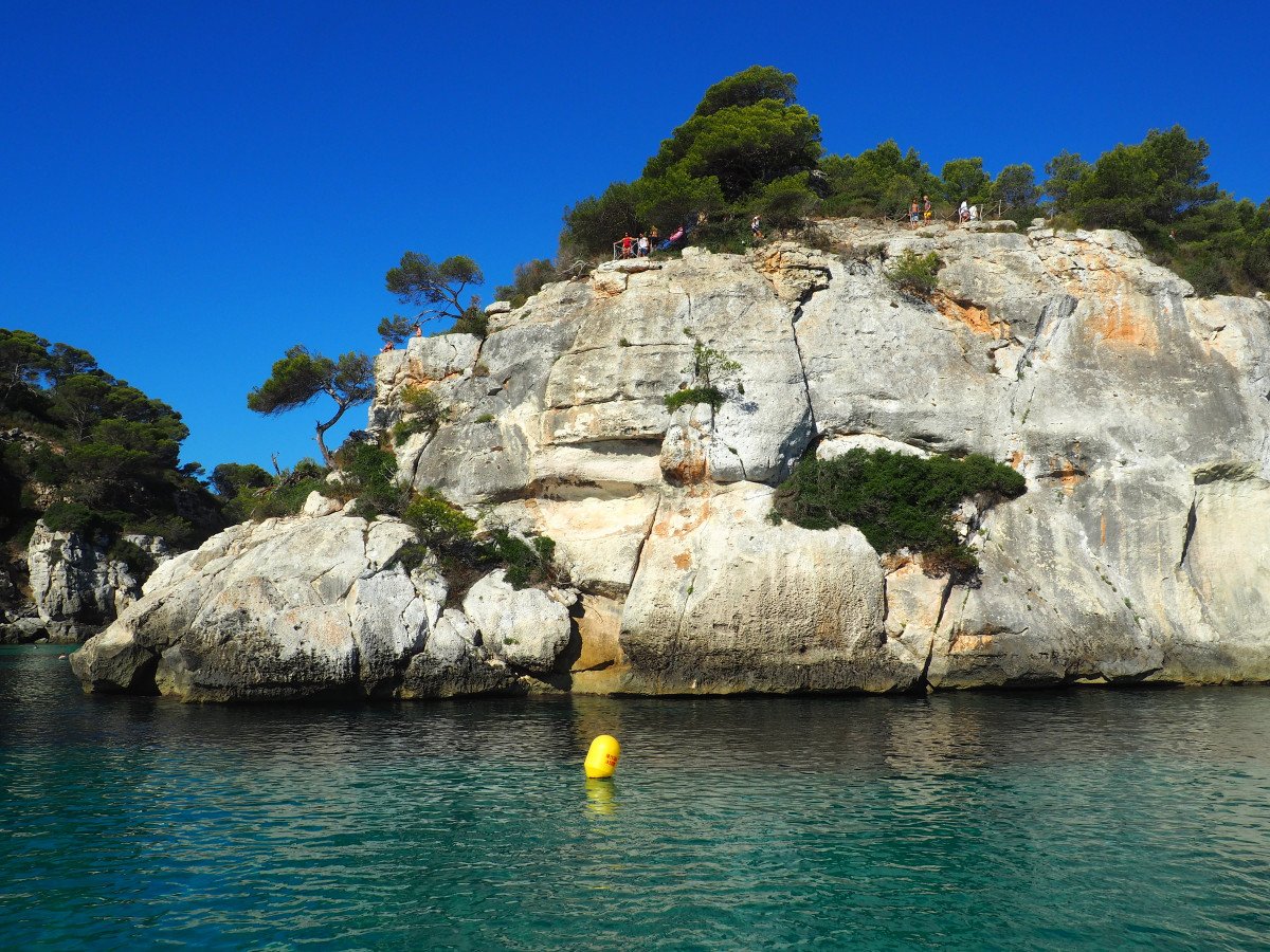 Aprende a navegar en el Mediterráneo con nuestros cursos de navegación
