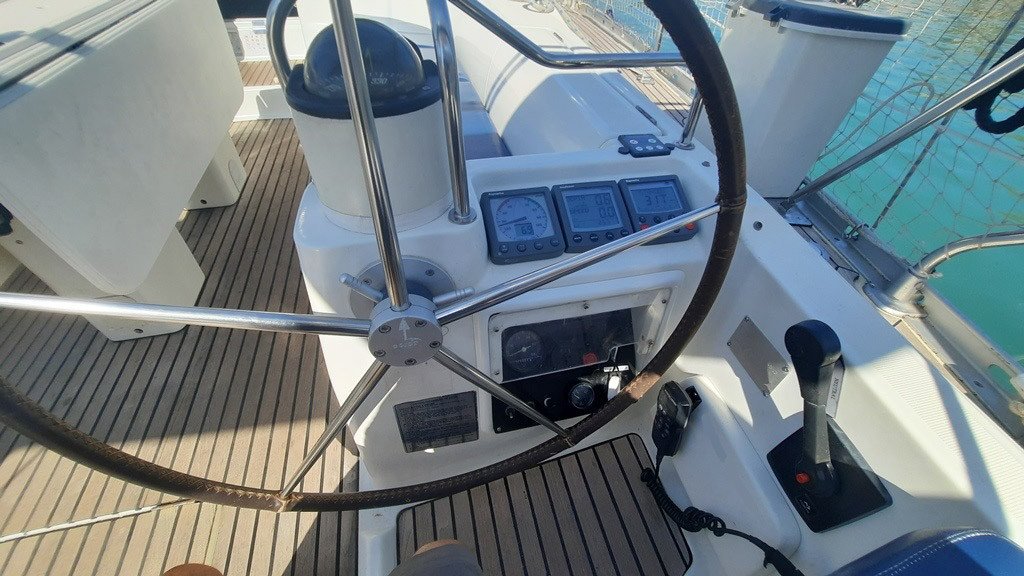 Sailboat - Jeanneau - 2001