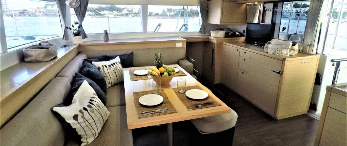 Catamaran - Lagoon - 4 baths