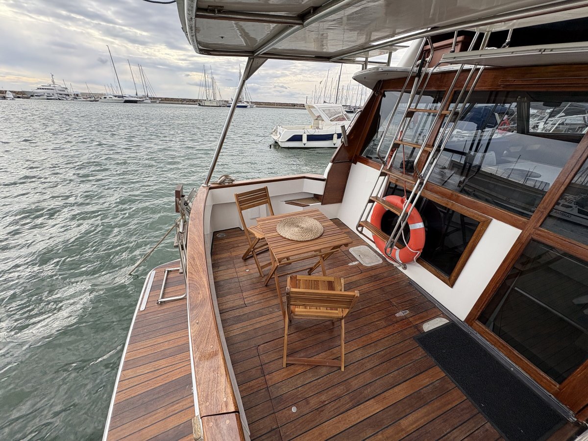 Barco a motor - Bayliner - 10 metros