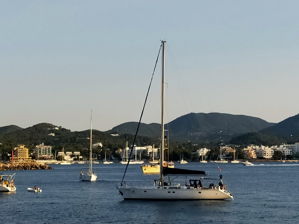 Fondeado San Antonio BR atardecer.jpg