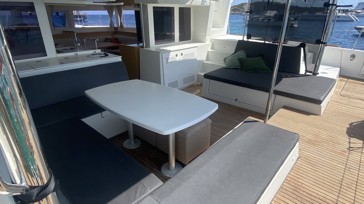 Catamaran - Lagoon - 4 cabins