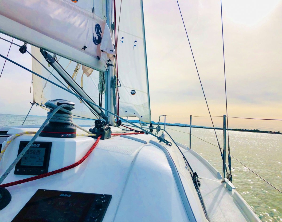 Esplora la costa di Valencia in un corso di vela