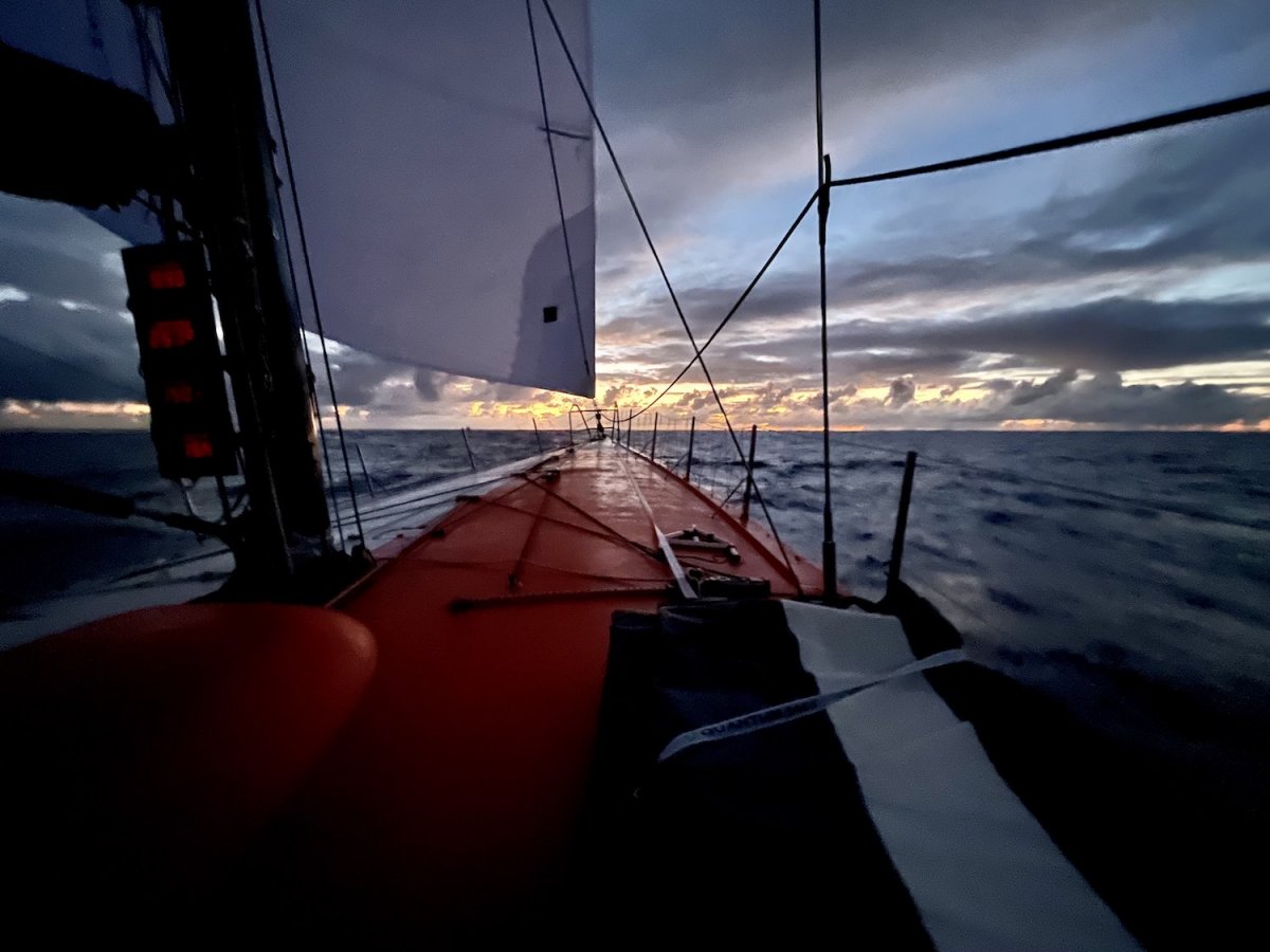 Viaggio in crociera attraverso l'Atlantico su un Volvo 60: Lorient-Canarie-Caraibi