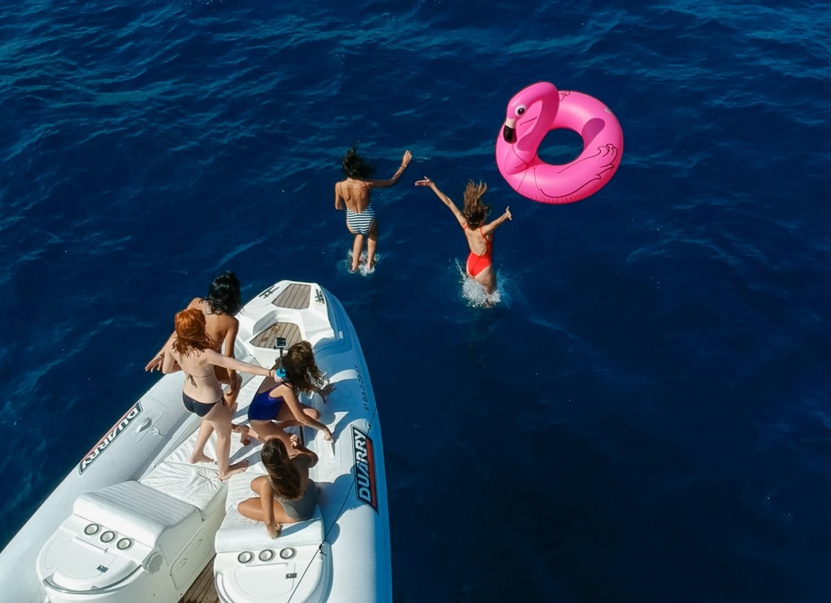 viaje en velero fiesta barcelona 