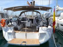Segelboot in Ibiza-Buchten