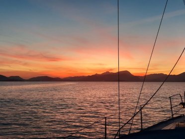 Sunset in the Bay of Alcudia: swim, relax and enjoy sailing