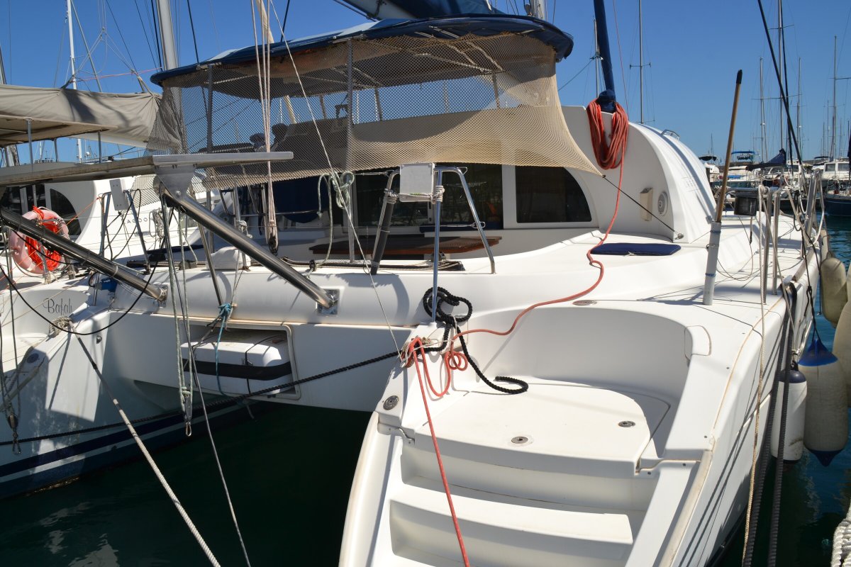 Goditi la bellezza naturale di Ibiza e Formentera da un catamarano