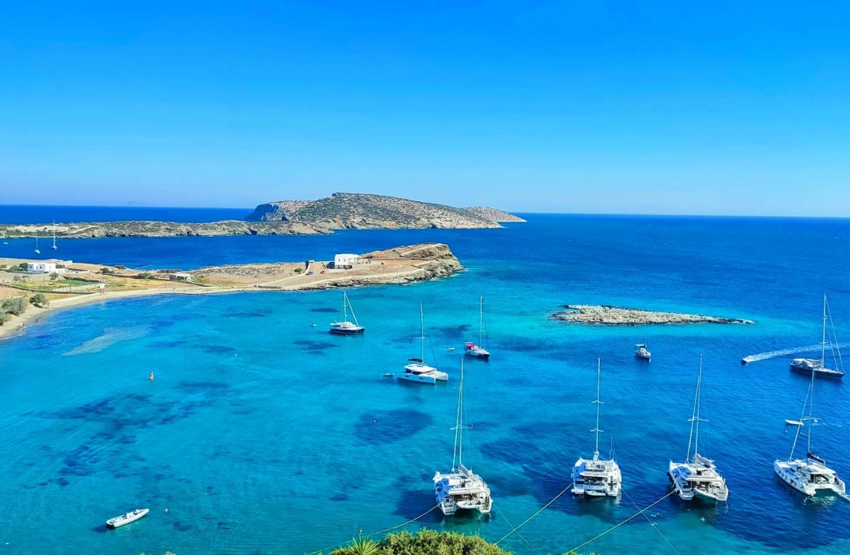 Descubre la naturaleza griega desde el mar